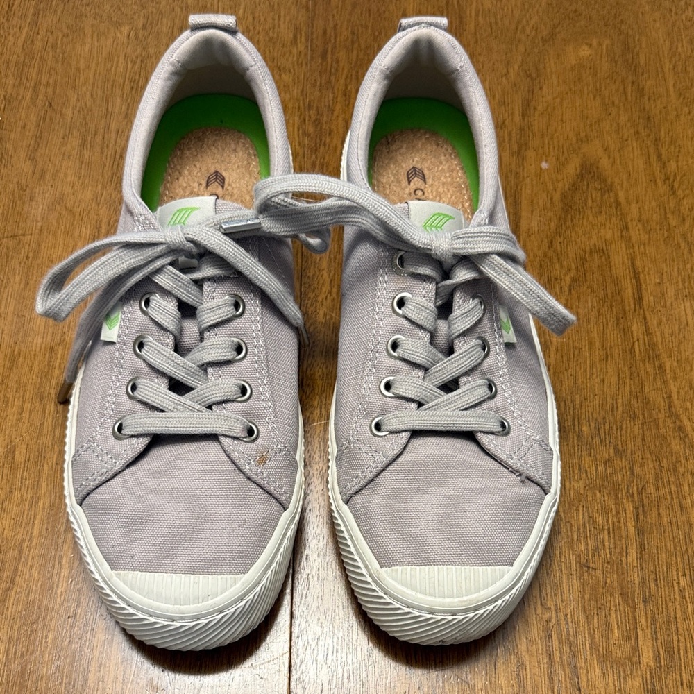Cariuma OCA low top Gray Sneakers | With NWT Cork Inserts | L Size 9